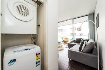Executive Two Bed Penthouse Studio In The City - Redcliffe Tourism 5