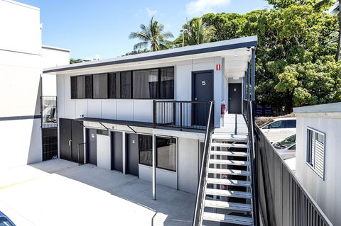 Airlie Sun & Sand Accommodation 6 - Redcliffe Tourism 1