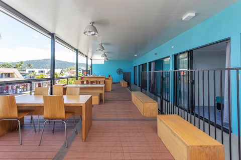 Airlie Sun & Sand Accommodation 6 - Redcliffe Tourism 3