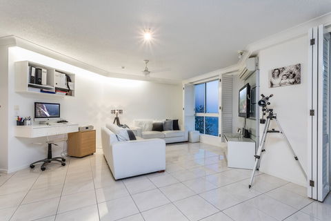 Penthouse On Suttons - Redcliffe Tourism 5
