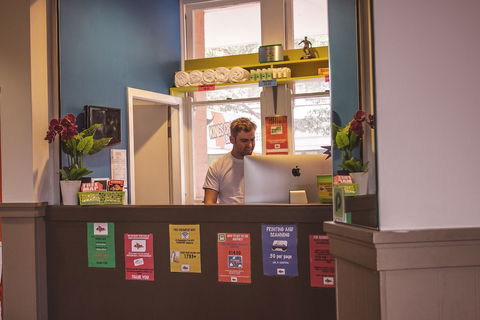 Mad Monkey Backpackers Bayswater - Redcliffe Tourism 3