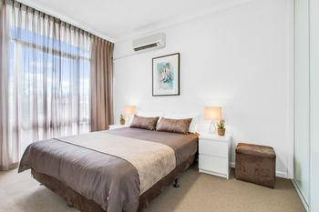 Adelaide DressCircle Apartments - Ward St - Redcliffe Tourism 1