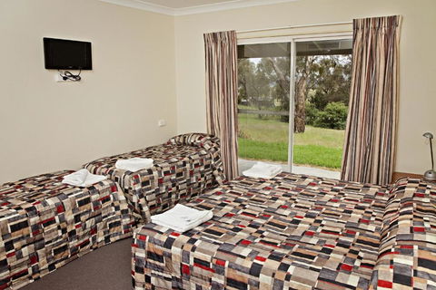 BATHURST GOLDFIELDS MOTEL On MOUNT PANORAMA - Redcliffe Tourism 5