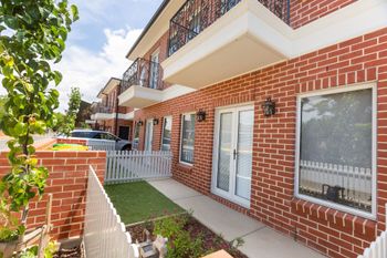 Brand New Townhouse - Redcliffe Tourism 0