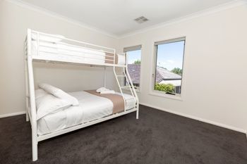 Brand New Townhouse - Redcliffe Tourism 2