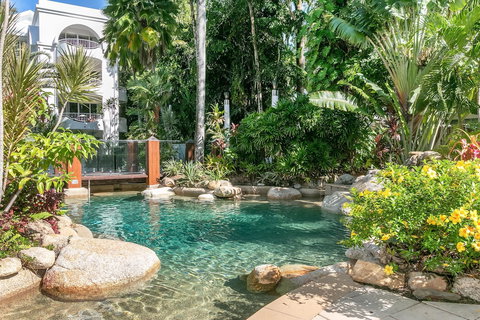 Poolside Apt In Alamanda Beachfront Resort 41 - Redcliffe Tourism 3