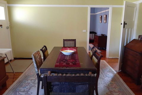 Arcadia Cottage - Redcliffe Tourism 4