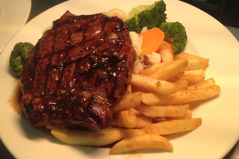 Carrollee Hotel - Redcliffe Tourism 7