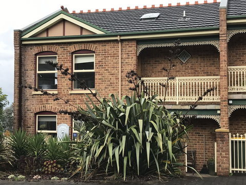 Burnie City Apartments - Redcliffe Tourism 1