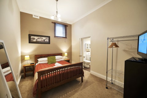 Burnie City Apartments - Redcliffe Tourism 4