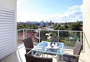 P A Apartments - Redcliffe Tourism 2