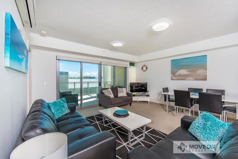 Proximity Waterfront Apartments - Redcliffe Tourism 4