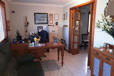 Ainslie Manor B&B - Redcliffe Tourism 3