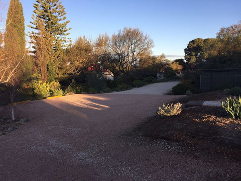 Lyreen's Apartment B&B - Redcliffe Tourism 2
