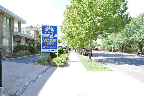 Albury Burvale Motor Inn - Redcliffe Tourism 1