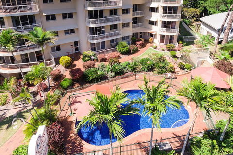 Charlton Apartments - Redcliffe Tourism 3