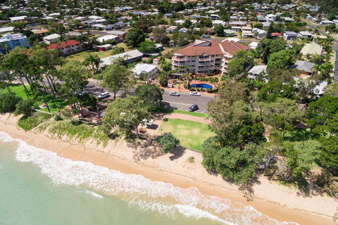 Charlton Apartments - Redcliffe Tourism 6