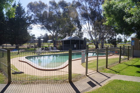 All Seasons Mansfield - Redcliffe Tourism 4