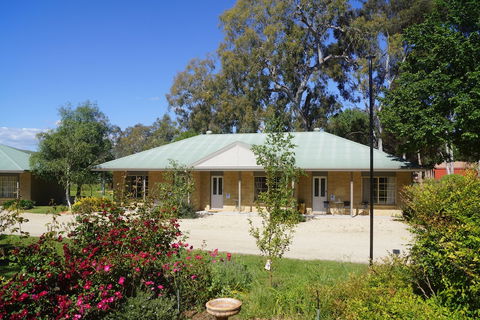 All Seasons Mansfield - Redcliffe Tourism 2