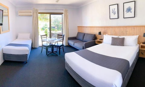 Costa Rica Motel - Redcliffe Tourism 3