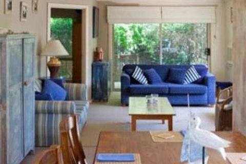 Saltaire Cottages - Redcliffe Tourism 2