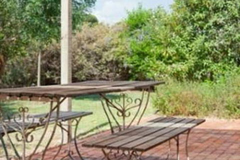 Saltaire Cottages - Redcliffe Tourism 7