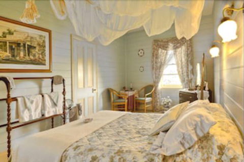Two Story Bed & Breakfast - Redcliffe Tourism 6