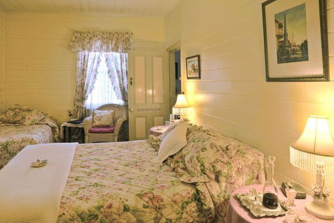 Two Story Bed & Breakfast - Redcliffe Tourism 7