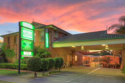 Bent Street Motor Inn - Redcliffe Tourism 1