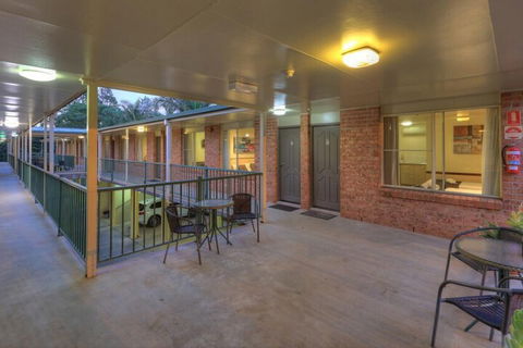 Bent Street Motor Inn - Redcliffe Tourism 5