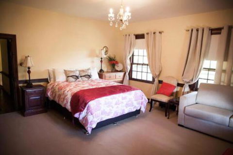 Stanton Bed & Breakfast - Redcliffe Tourism 6