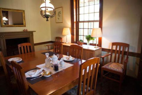 Stanton Bed & Breakfast - Redcliffe Tourism 4