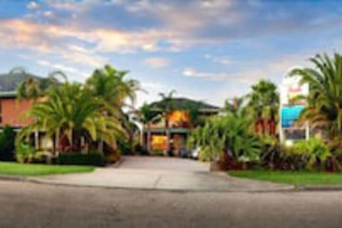 Paradise Holiday Apartments - Redcliffe Tourism 1