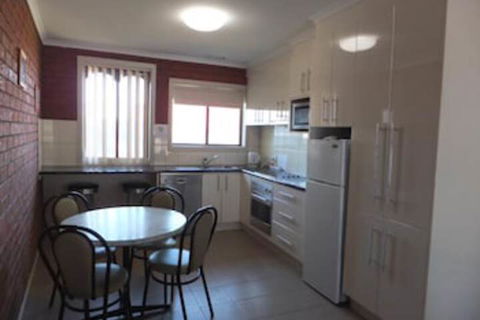 Paradise Holiday Apartments - Redcliffe Tourism 3