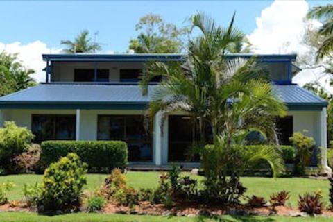 Apollo Jewel Beachfront Apartments - Redcliffe Tourism 3
