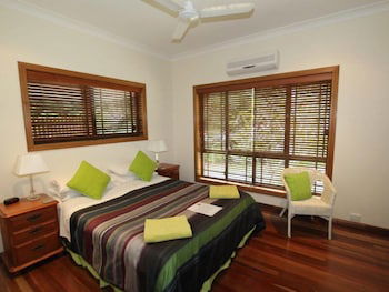 Hibiscus Lodge Bed & Breakfast - Redcliffe Tourism 2