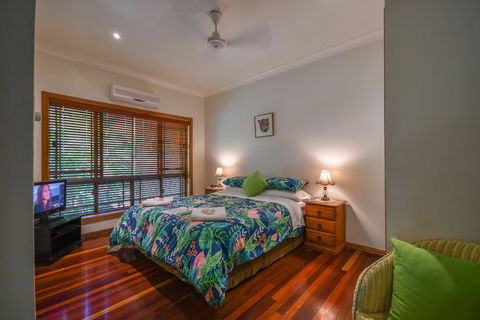 Hibiscus Lodge Bed & Breakfast - Redcliffe Tourism 5