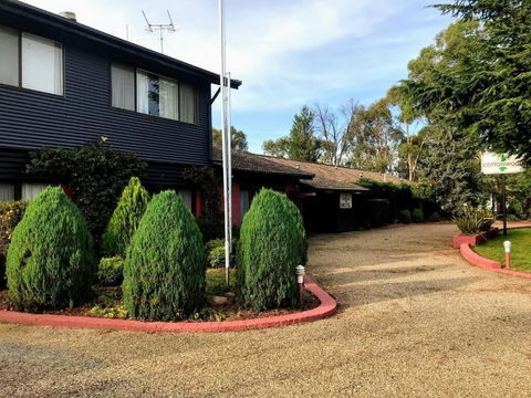 Cottonwood Lodge - Redcliffe Tourism 0