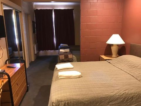 Cottonwood Lodge - Redcliffe Tourism 5