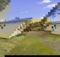 Giants Table and Cottages - Redcliffe Tourism
