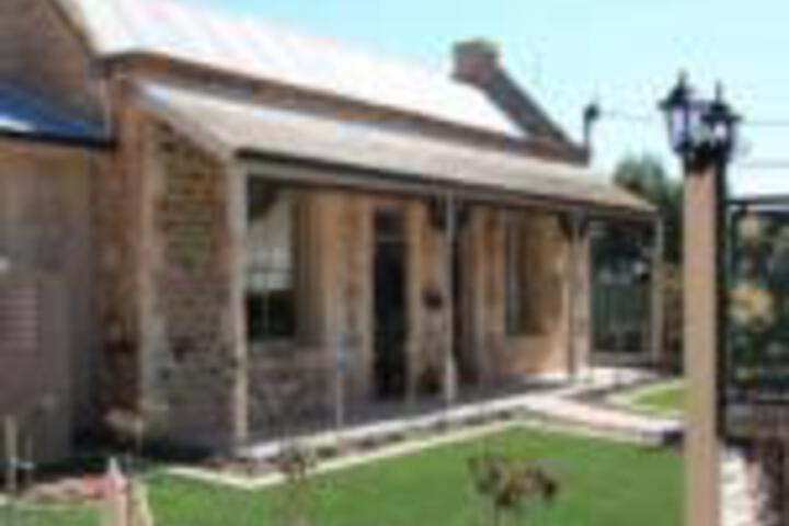  Redcliffe Tourism