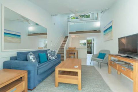 Caribbean Noosa - Redcliffe Tourism 0