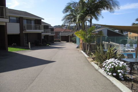 Anchorbell Holiday Apartments - Redcliffe Tourism 1