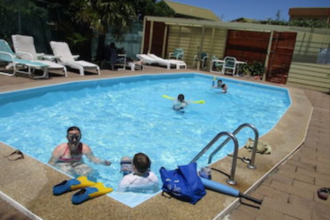 Anchorbell Holiday Apartments - Redcliffe Tourism 0