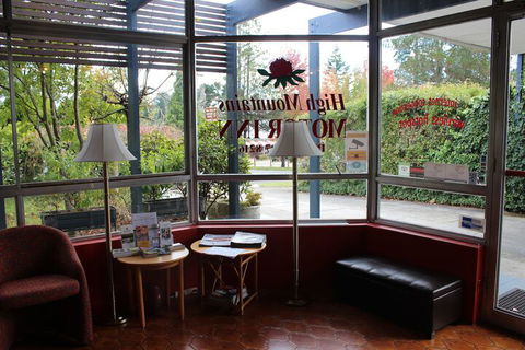 High Mountains Motor Inn - Redcliffe Tourism 3