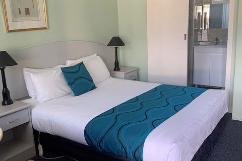 High Mountains Motor Inn - Redcliffe Tourism 7