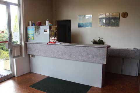 High Mountains Motor Inn - Redcliffe Tourism 1