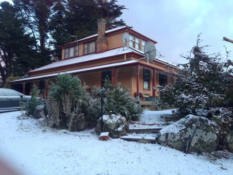 AAA Granary Accommodation - Redcliffe Tourism 5