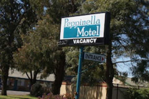 Peppinella Motel - Redcliffe Tourism 0