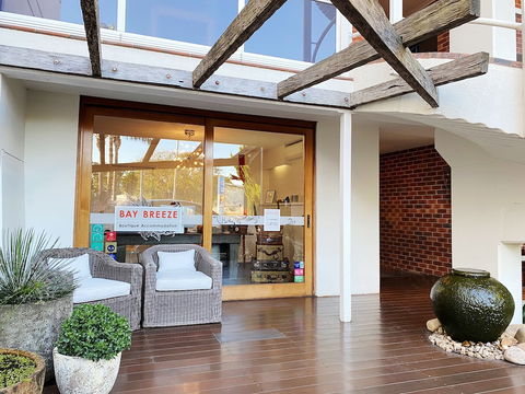 Bay Breeze Boutique Accommodation - Redcliffe Tourism 6